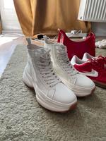 NEUE weiße Plateau Boots/Sneaker von Bershka wie Converse Chucks Friedrichshain-Kreuzberg - Friedrichshain Vorschau