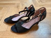 schöne Esprit Leder Pumps Absatzschuhe High Heels schwarz 39 neu München - Maxvorstadt Vorschau