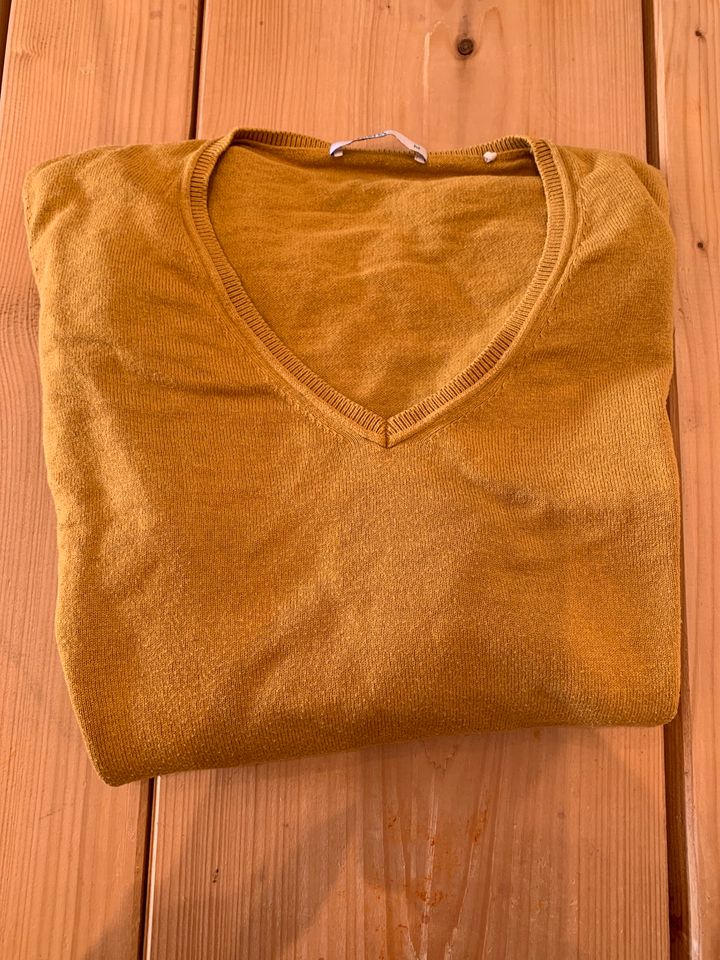 Esprit Pullover Größe M Top Zustand gelb in Viersen