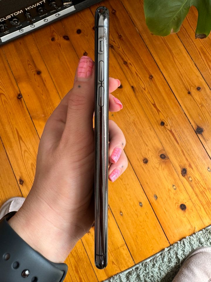 iPhone 11 pro max 256GB Speicher in Berlin