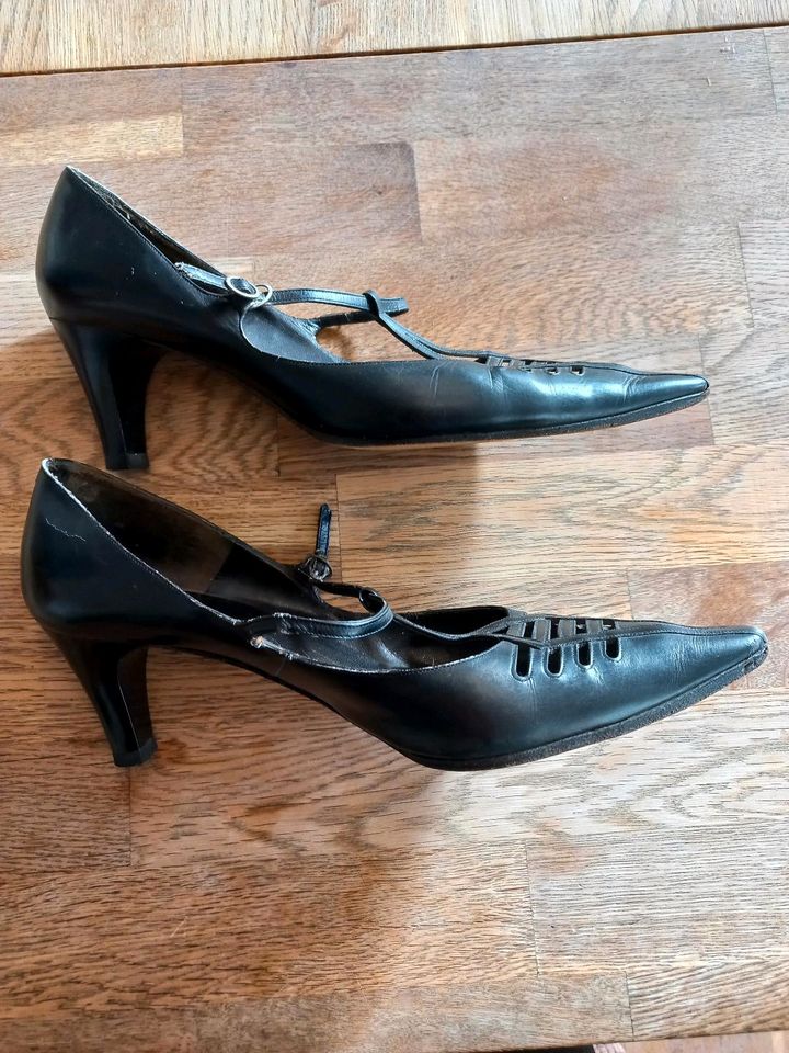 Schuhe schwarz Pumps 60er 70er vintage in Würselen