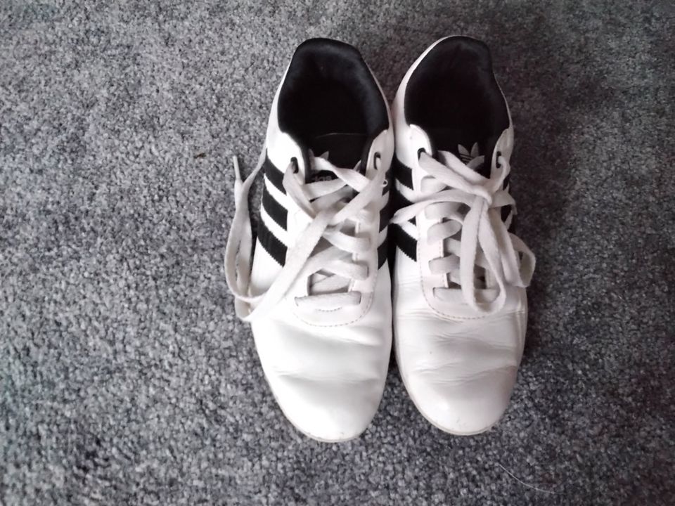 Turnschuhe Sneaker weiß ADIDAS in Gr. 37,5 in Großsolt