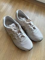 „New Balance“-Sneaker in beige (Größe 37) Hessen - Neu-Isenburg Vorschau
