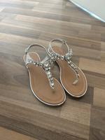 Deichmann Sandalen mit Steinen in Silber Hessen - Wiesbaden Vorschau