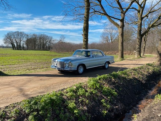 Mercedes-Benz W111 280SE 3.5 Coupe / 1970 in Emmerich am Rhein