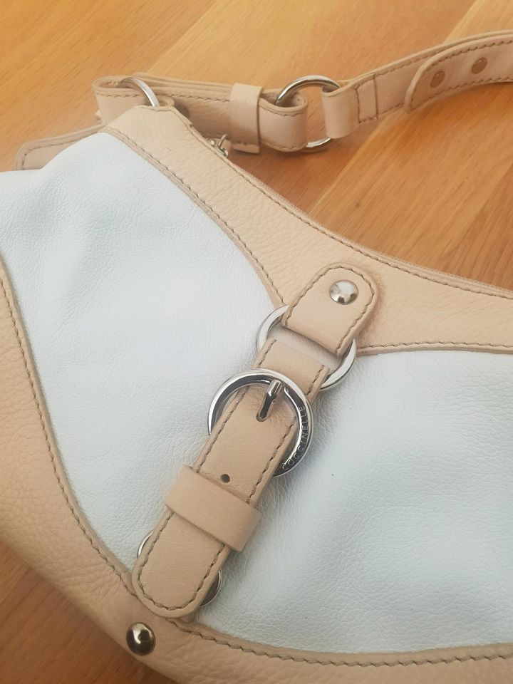 Coccinelle Tasche Schultertasche Sommertasche Leder in Frankfurt am Main