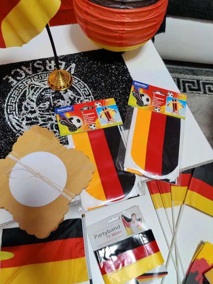 Riesen Konvolut Deutschland Fußball Deko in Berlin