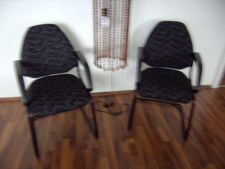 Bürosessel Schwingstuhl Freischwinger Stuhl Sessel mit Armlehne in Windorf