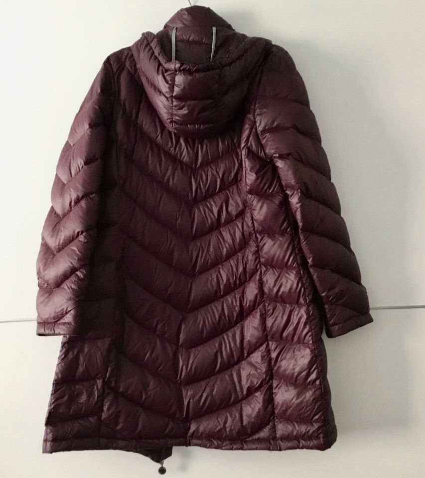 orig. Calvin Klein Mantel Jacke Aubergine leichte Daunen gr. M in Osnabrück