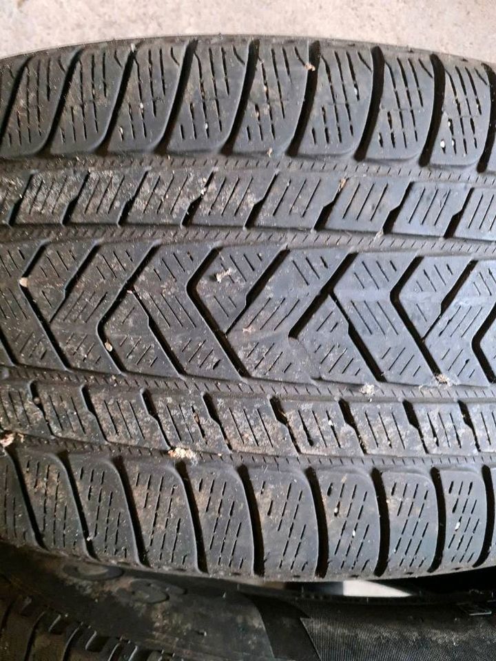 1x Winterreifen Pirelli 285/45 R20 112V in Wasserburg am Inn