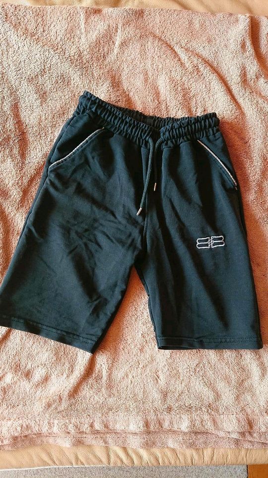 Shorts Sporthose 152 schwarz - reflektierende Kante in Eberswalde