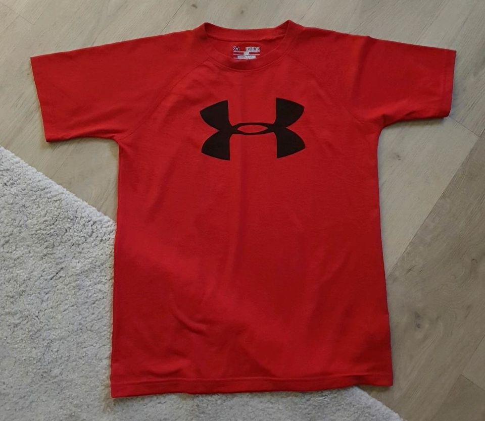 Trikot Sportshirt Under Armour Gr.152 rot in Bestensee