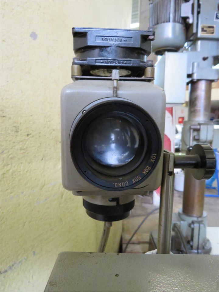 Pofilprojektor Optical Comparator Mitutoyo PV-350 in Remscheid