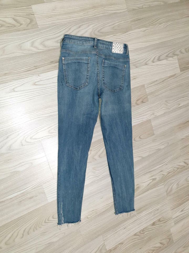 ZARA JEANS DAMENJEANS GR.38 in Berlin