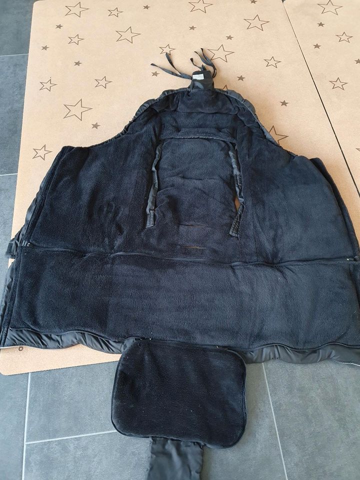 Kaiser Winter Fußsack Schwarz mit Fleece perfekt für den Winter in Schleiden