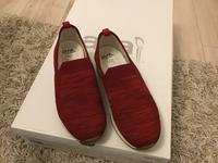 Hochwertige Bequeme rote Slipper von Ara Gr. 3,5 high soft Sohle Nordrhein-Westfalen - Selm Vorschau