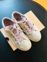 UGG Irvin Metallic Gold Gr 32 Sneaker Sportschuhe Schnürer Ecco Nordrhein-Westfalen - Mönchengladbach Vorschau