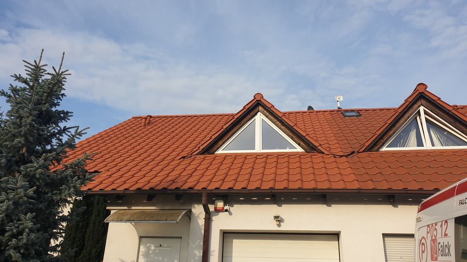 Dachreinigung Dachbeschichtung Pflastersteinreinigung Fassaden in Biesenthal