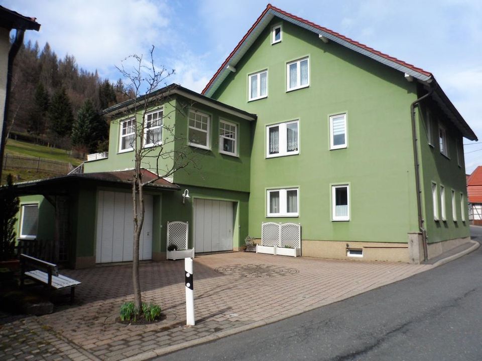 Die Natur im Blick - Wohn- und Geschäftshaus im Thüriger Wald in Fehrenbach