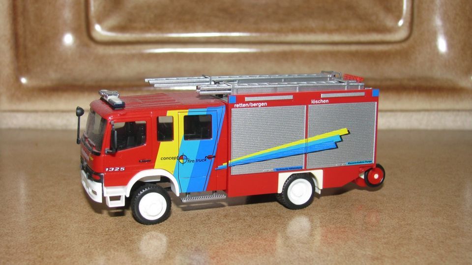 Herpa Exclusiv Mercedes 1325 Concept Fire Truck Feuerwehr bunt in Fulda