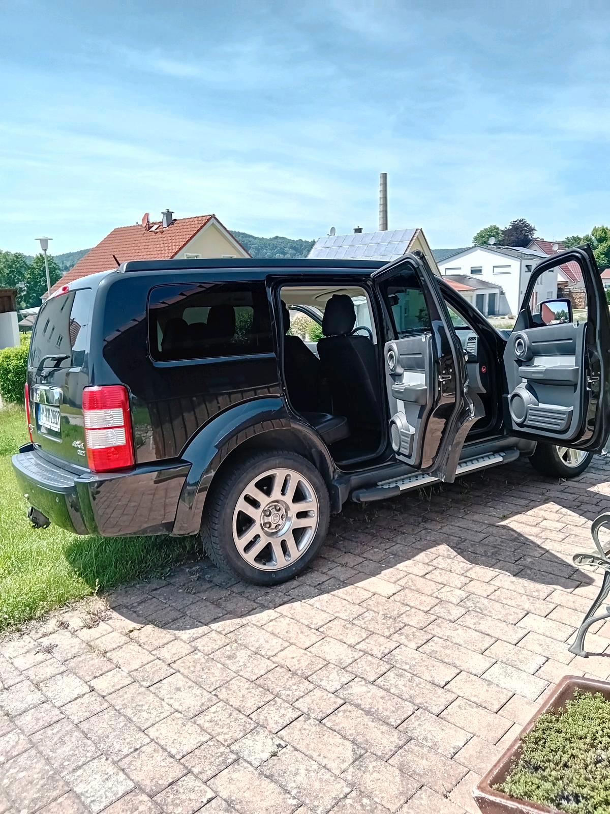 Abbildung des Autos Dodge Nitro Chrysler