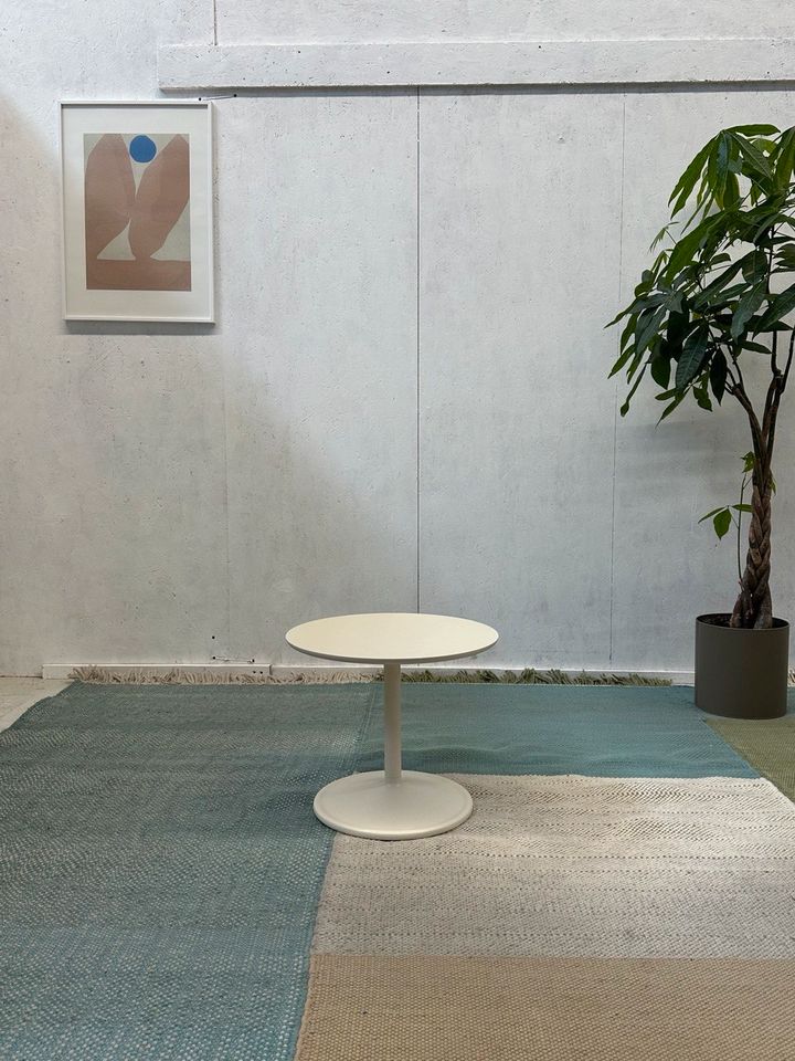 Muuto Soft Side Tisch niedrig Weiß Ø48 in Aachen