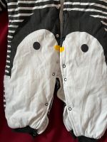Pinguin Anzug mit abnehmbarer Mütze 9-12 Monate Hessen - Vellmar Vorschau
