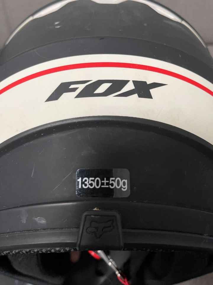 Fox V2 Motocross Helm in Essen
