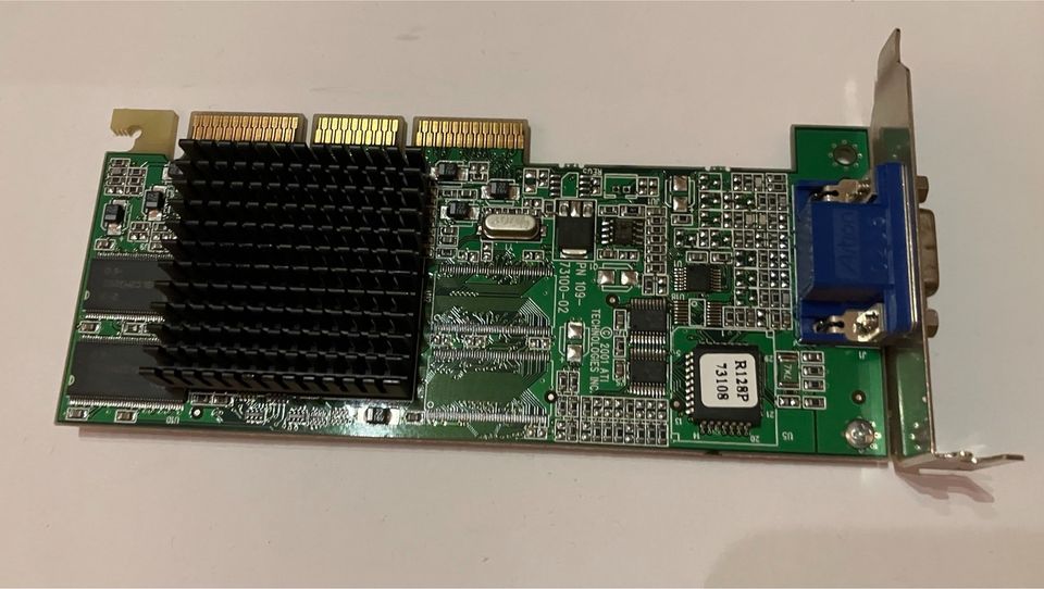 ATI Rage Ultra 128 16MB AGP Grafikkarte in Neuwied