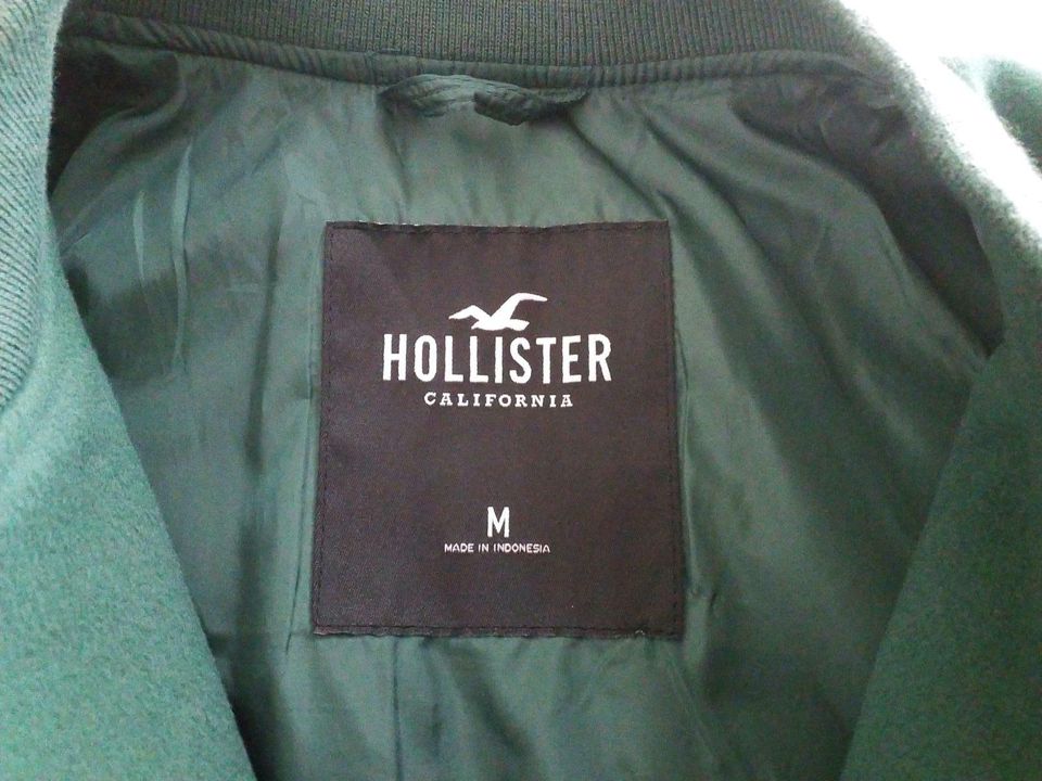 Hollister Collegejacke, Größe M, dunkelgrün in Wiesbaden