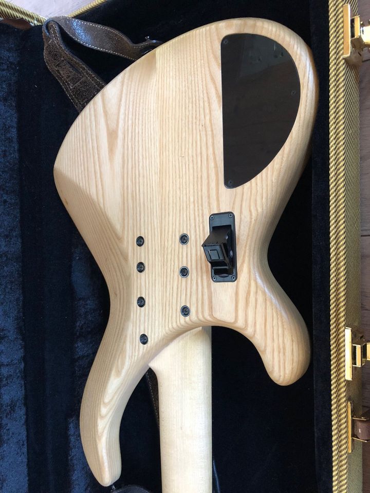 5-Saiter E- Bass: Phantom Custom made in Kreuztal