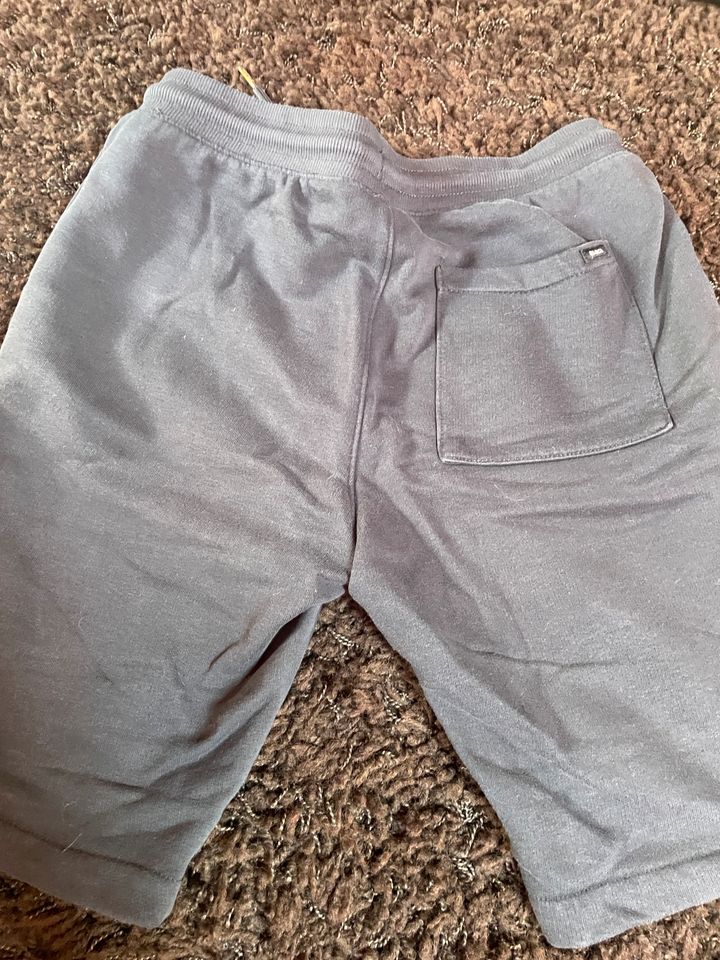 Vingino Sweat Short schwarz und grau Gr.14/164 in Nürnberg (Mittelfr)