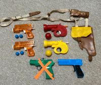 DDR Kinder Spielzeug Pistolen Ballpisttole Pistolenhalfter Sachsen-Anhalt - Halle Vorschau