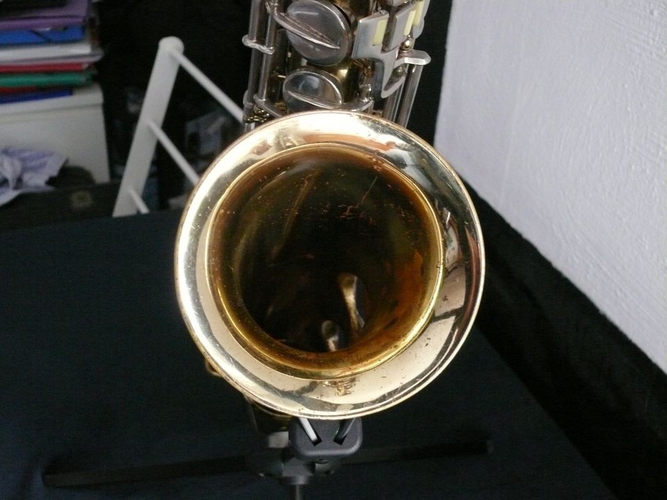Alt Saxophon Conn Director 14M von 1958 neue Polster in Frankenberg (Eder)