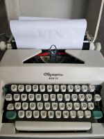 Schreibmaschine Olympia Monica im praktischen Koffer Baden-Württemberg - Weinstadt Vorschau
