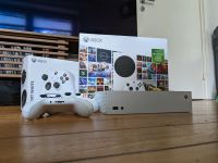 Xbox Series S mit zwei Controllern Hannover - Nord Vorschau