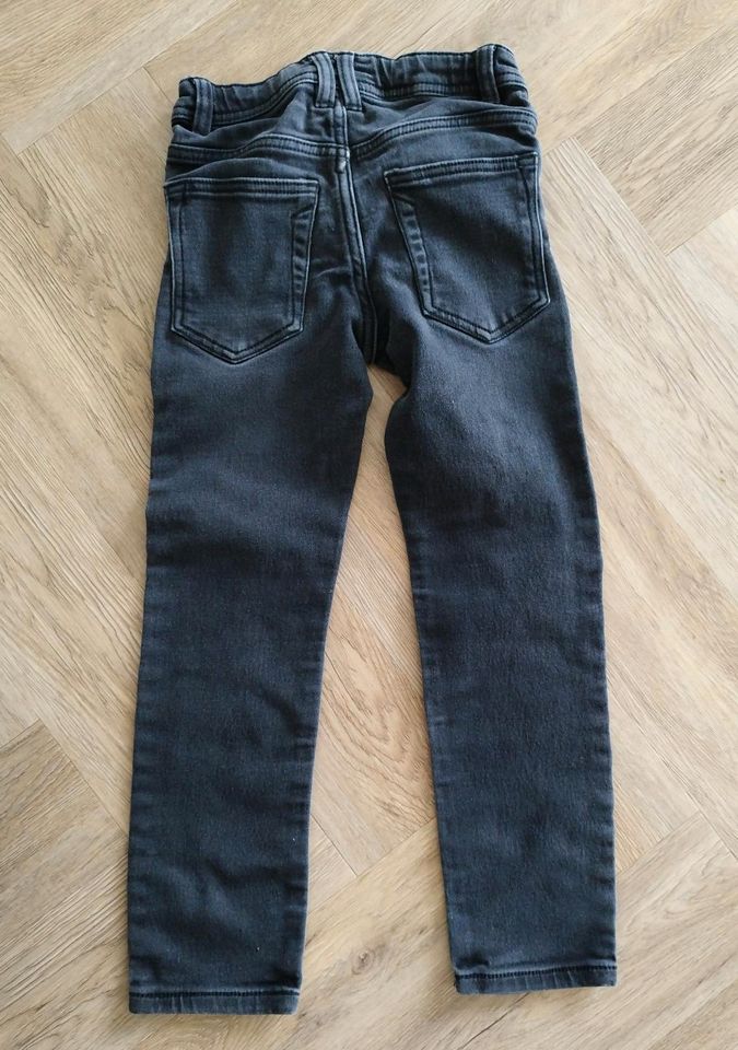 Jeans schwarz pepperts in Neutraubling