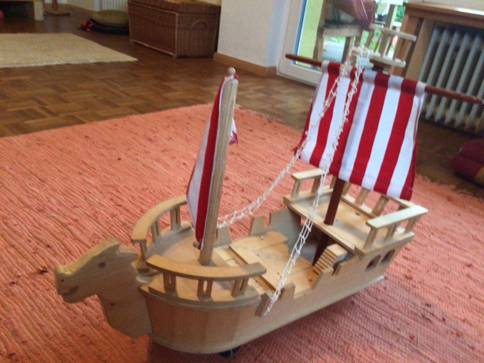 Boot Schiff Piratenschiff Wikinger wie Playmobil Holzschiff in Gundelfingen