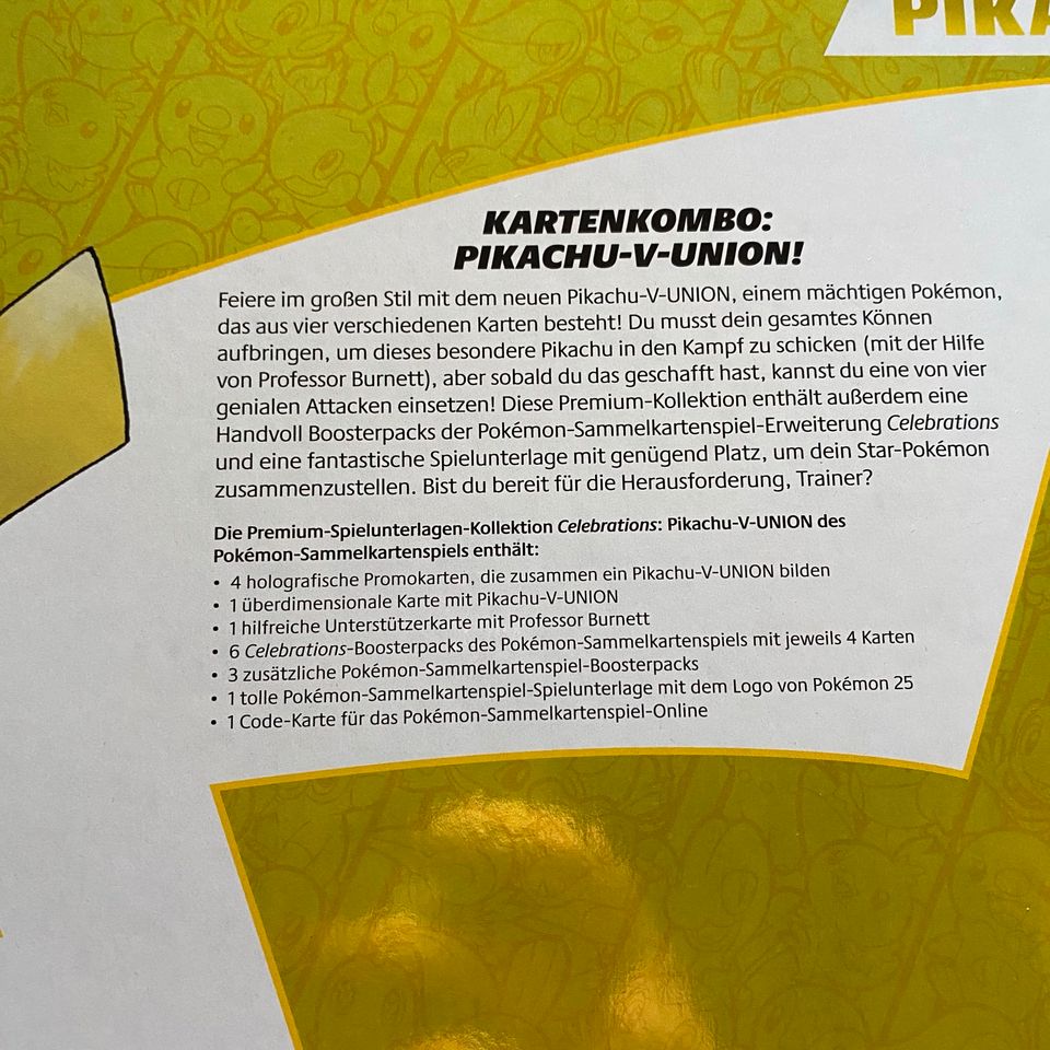 POKEMON TCG Celebrations Box Pikachu Arceus V Blister Figur in Fürth