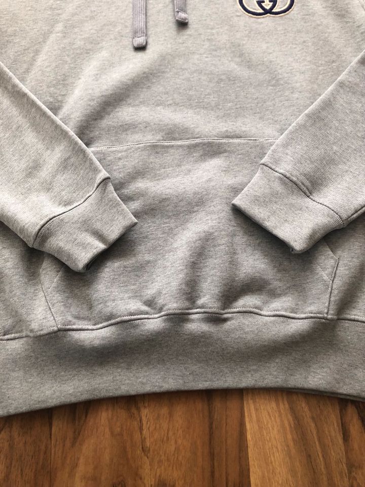 Gucci Pullover Pulli Hoodie Tee Tshirt Sweatshirt grau grey Gr. M in München