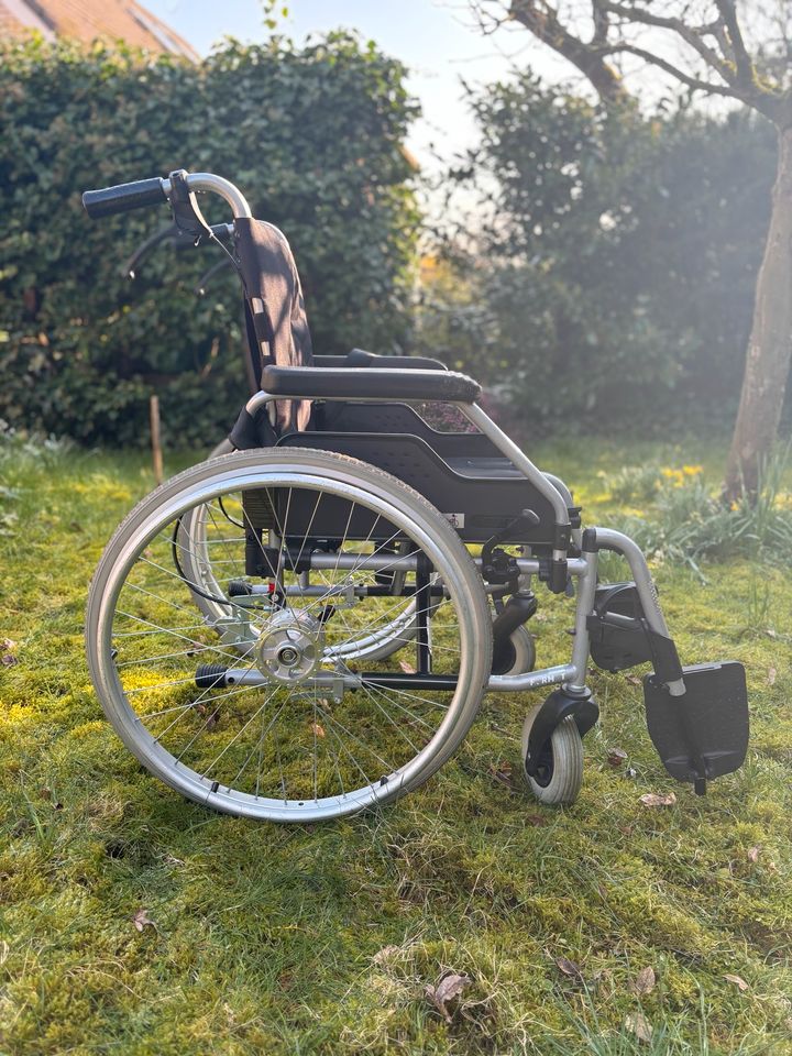Meyra Rollstuhl mit elektrischer Schiebehilfe (Viamobil) in Handorf