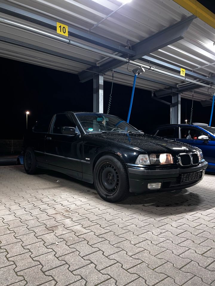 BMW e36 323i Compact (Beschreibung lesen) in Olpe