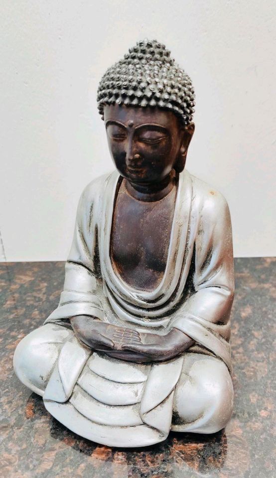 Buddha Statue Dekoobjekt schwarz/silber in Hessen - Kassel | eBay  Kleinanzeigen ist jetzt Kleinanzeigen