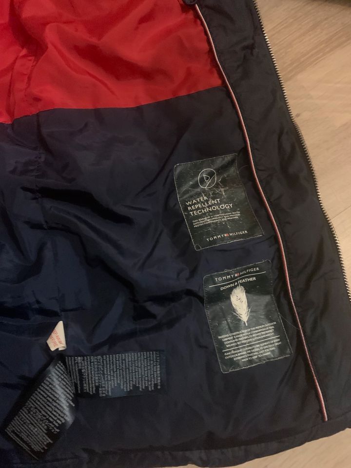 Tommy Hilfiger Daunen Mantel Jacke Winter Größe 140 in Riedlingen