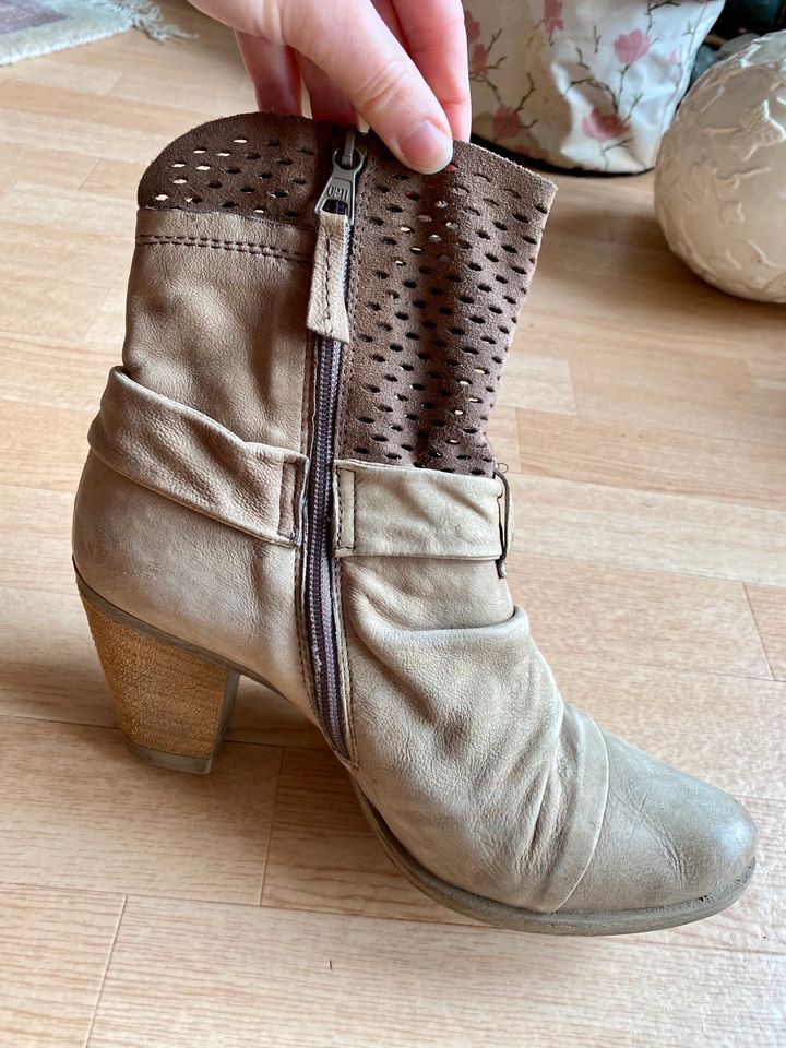 Schicke, hochwertige MJUS Wildleder Stiefeletten beige Größe 40 in Schimberg