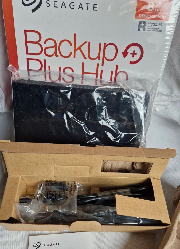 8TB Seagate Backup Plus Hub externe HDD Festplatte in Mönchengladbach