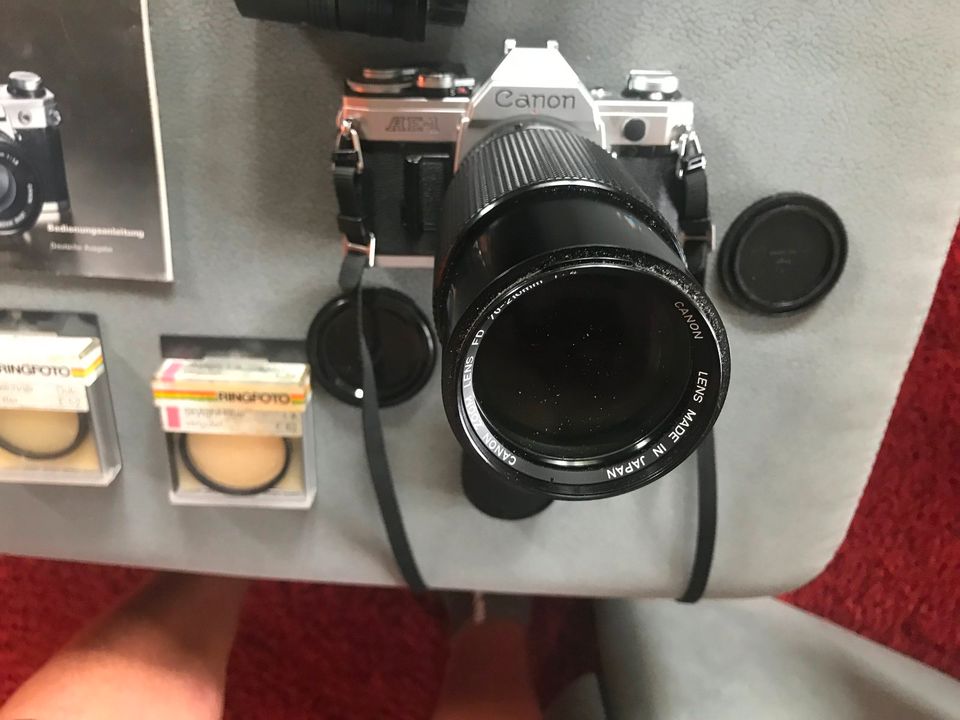 Canon AE-1 Konvolut Spiegelreflex Kamera mit Zubehör in Hochdorf (Riß)