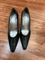 Gabor Pumps schwarz 6 1/2 40 hoch spitz Hessen - Marburg Vorschau