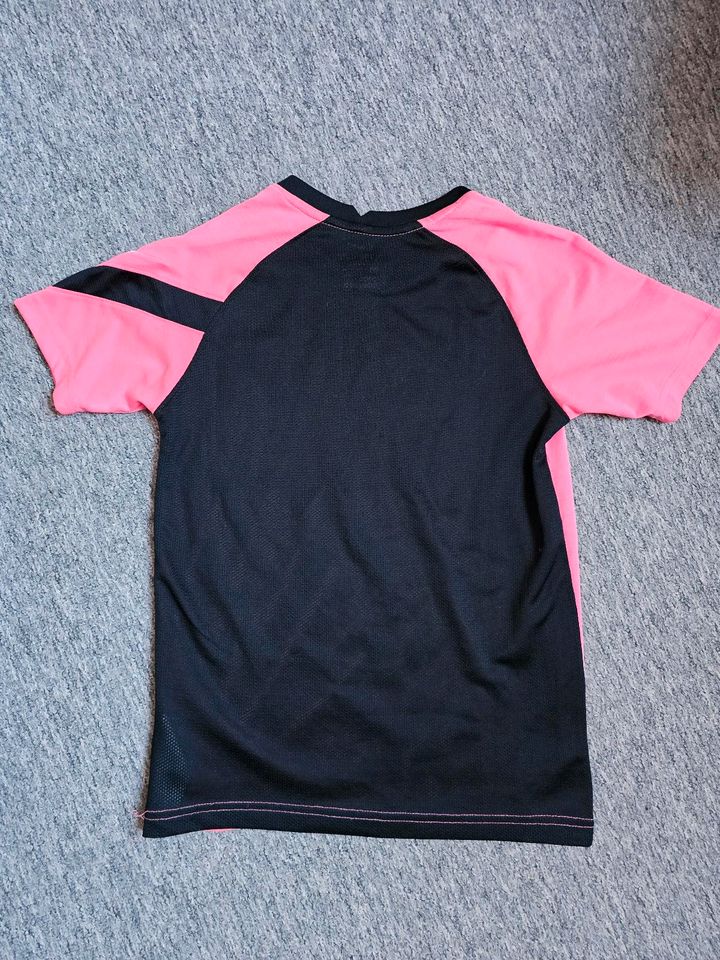 Nike Trainingsshirt Trikot Gr M/137-147 Pink/Schwarz in Dessau-Roßlau