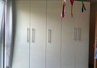 Ikea Pax Kleiderschrank Hochglanz Türen fardal Lieferung. Aufbau Berlin - Neukölln Vorschau